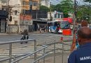 Mais de 15 ônibus são usados como barricadas em vias da Zona Norte