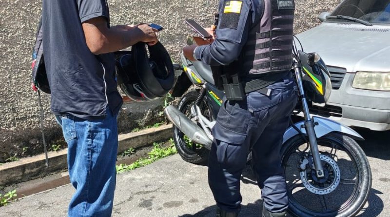 Guarda Municipal localiza motocicleta furtada e conduz suspeito à delegacia em Volta Redonda