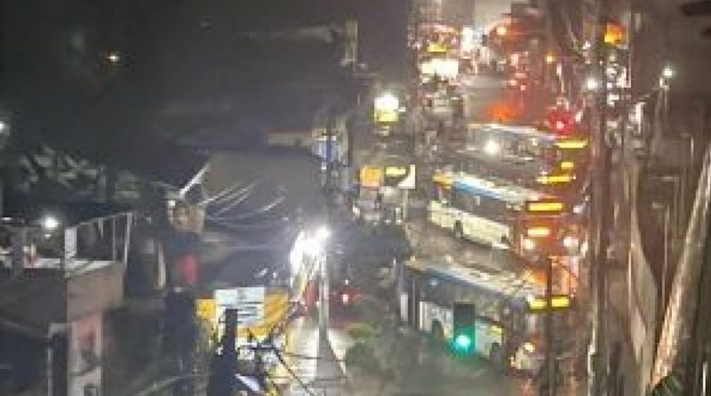 Tiros, barricadas e vias fechadas provocam terror em Jacarepaguá