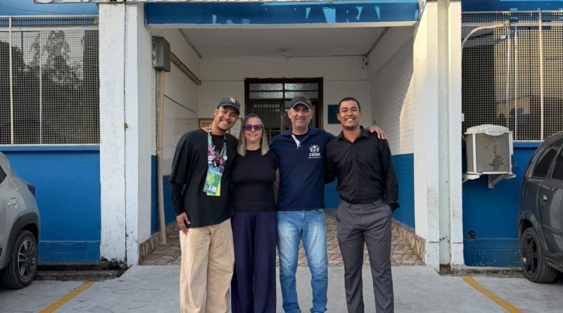 Pai e professor: educador de Resende retorna à escola onde estudou e acompanha conquista dos filhos