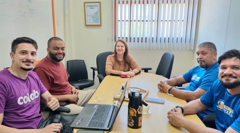 Pesquisador da Universidade de Oxford visita Rio das Ostras para conhecer iniciativas de Governo Digital