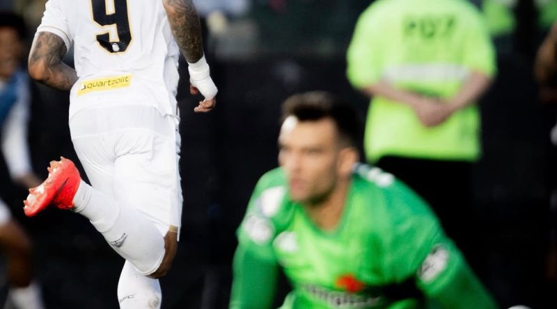 Em confronto direto, Vasco perde para o Santos e segue no Z-4