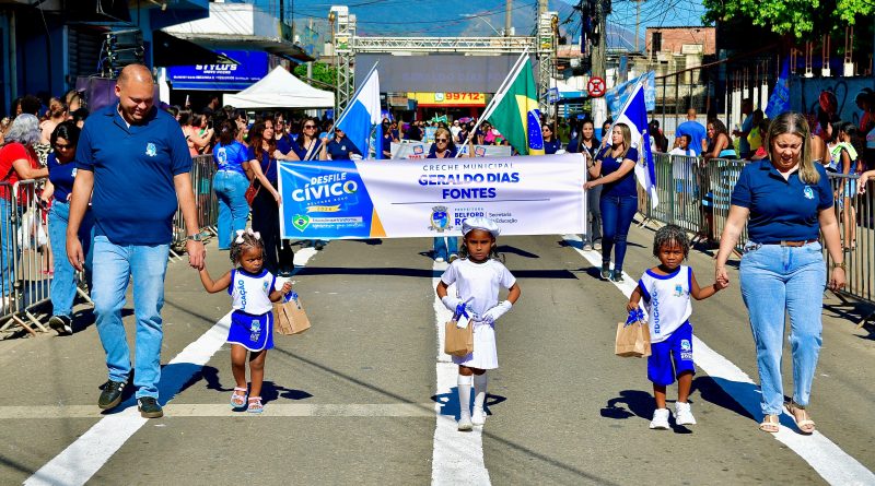 Belford Roxo: Quarto dia de desfile em Heliópolis reúne três mil alunos