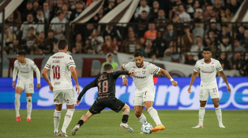 Fluminense busca equilíbrio para Brasileirão e semi da Libertadores