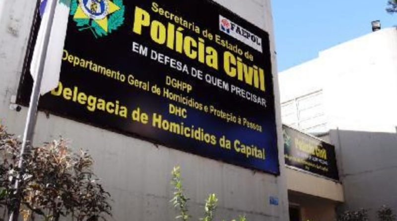 Polícia investiga morte de irmãos durante tiroteio em Curicica