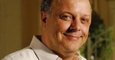 Ator Roney Facchini, de ‘Rá-Tim-Bum’ e ‘Bang Bang’, morre aos 73 anos