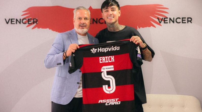Flamengo oficializa renovação do contrato de Pulgar