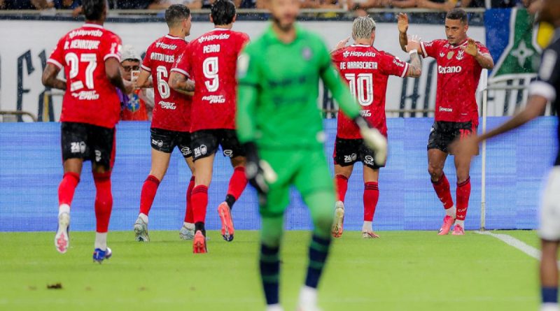 Flamengo vence Remo e assume a liderança do Brasileirão