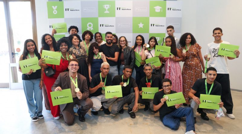 Alunos de Itaguaí se destacam no programa de bolsas da Ternium