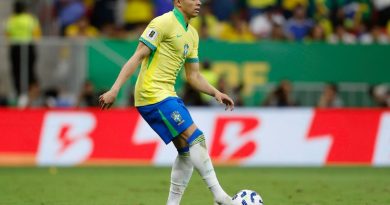 Wesley é cortado, e Ancelotti convoca Vanderson para a Seleção
