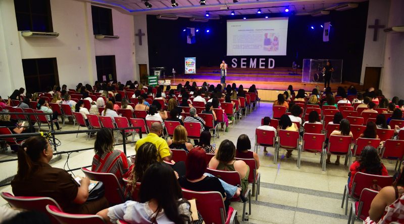 Secretaria de Educação promove o “II Seminário  de Educação Especial e Inclusiva” em Belford Roxo