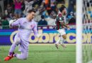 Lucho Acosta marca, e Fluminense vence o Vasco, que segue no Z-4