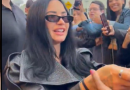 Demi Lovato desembarca no Rio e atende fãs antes do Rock in Rio
