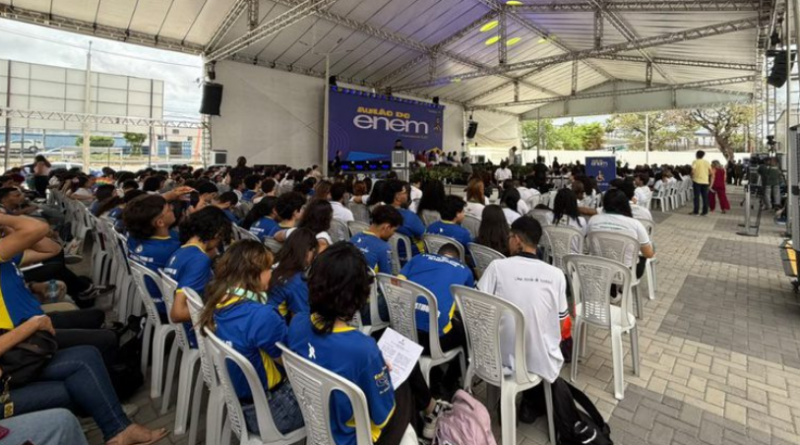 Enem 2027: dois mil estudantes participam de aulão preparatório no Ceará