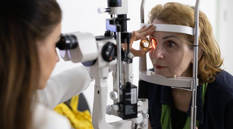 Clínica dos Olhos de Volta Redonda recebe pacientes do projeto Enxergar Além