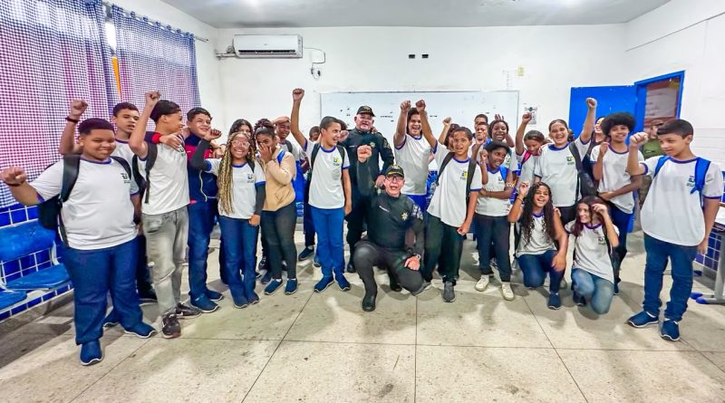 Guarda Municipal leva educação no trânsito a escolas de Meriti