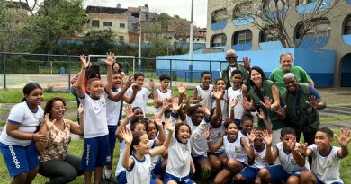 Alunos de Meriti plantam mudas e aprendem sobre preservação ambiental 