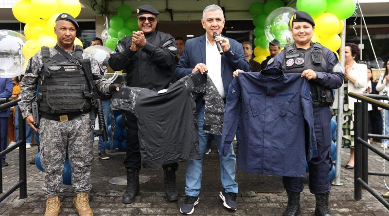 Prefeito de Casimiro de Abreu anuncia auxílio-farda para guardas civis municipais 