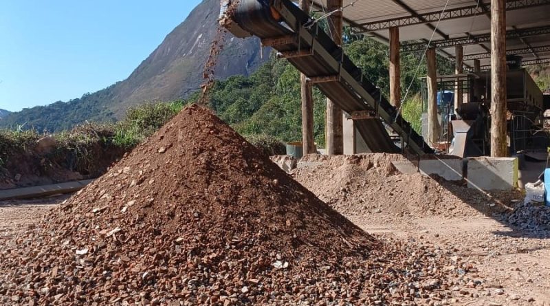 Rio+Saneamento transforma resíduos de obras em material para pavimentação na Região Serrana