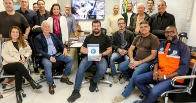Prefeito de Macaé se reúne com representantes do “Selo Azul Cidades Costeiras”