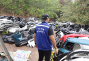 Fiscalização de ferros-velhos em Saquarema encontra motor raspado e comércio de peças irregular