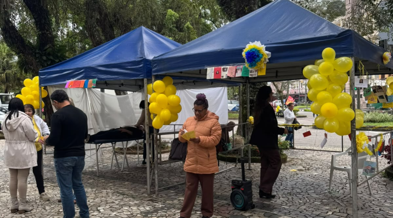 Prefeitura de Petrópolis promove ação de conscientização e valorização da vida na Praça Dom Pedro