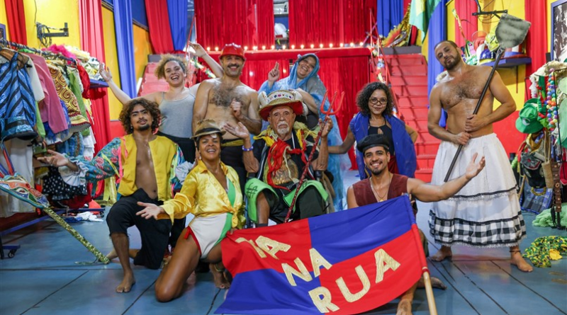 Há 40 anos fazendo teatro na rua, Amir Haddad defende financiamento artístico direcionado
