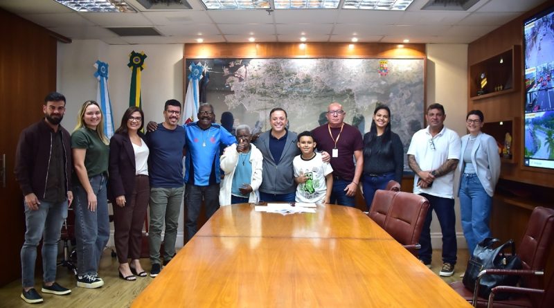 Prefeito de Niterói assina ordem de início para nova obra de contenção de encosta em Santa Bárbara