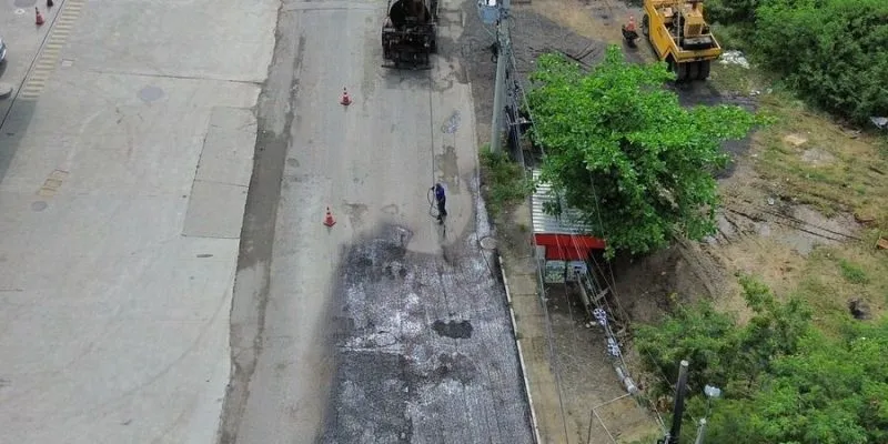 Prefeitura de Cabo Frio inicia pavimentação na principal avenida para o Peró e Cajueiro