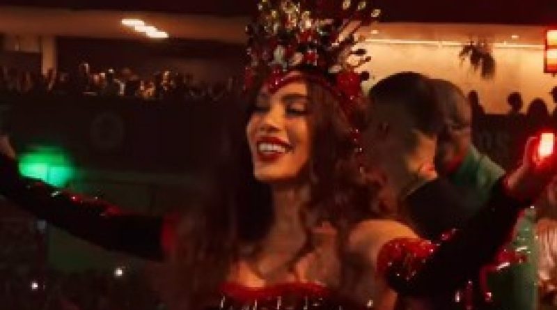 Rainha de bateria, Anitta celebra coroação na Grande Rio: ‘Emoção’