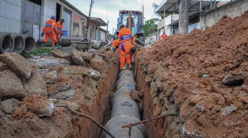 Itaboraí avança com obras de drenagem e pavimentação no BNH da Reta