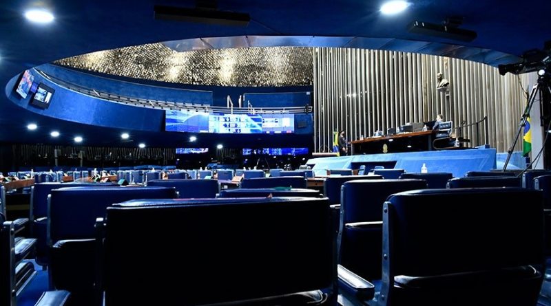 Eleitor escolherá dois senadores neste ano; veja como votar