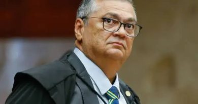 Dino restabelece Andrei Rodrigues no comando da Polícia Federal
