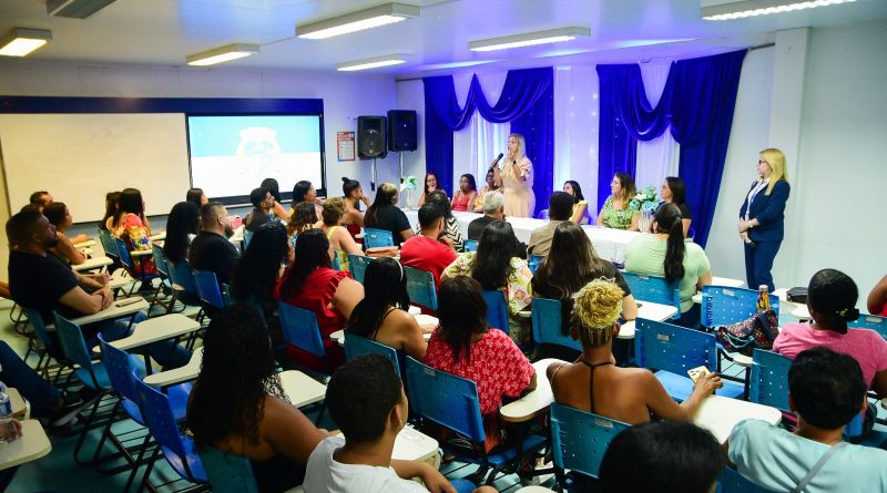 Secretaria Municipal de Educação realiza formatura da primeira turma do Programa Brasil Alfabetizado em Belford Roxo