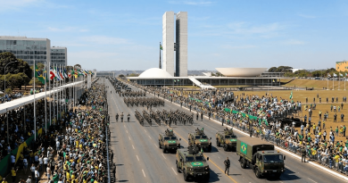 Desfile de 7 de Setembro é realizado na Esplanada dos Ministérios, em Brasília
