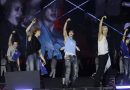 Stray Kids fazem o Palco Mundo ferver e fãs proporcionam espetáculo