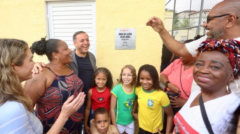 Prefeito Rodrigo Neves entrega primeira etapa da reforma do Condomínio Zilda Arns