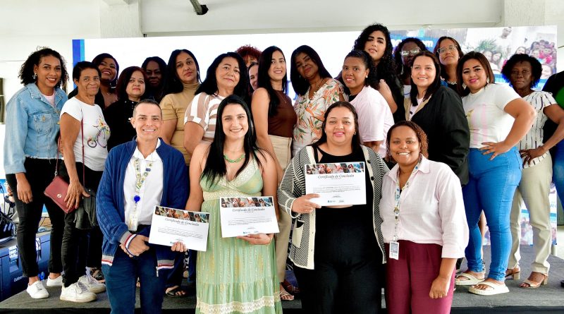 Secretaria de Assistência Social realiza formatura de 349 alunos dos Cursos de Geração de Renda e Inclusão Produtiva em Belford Roxo