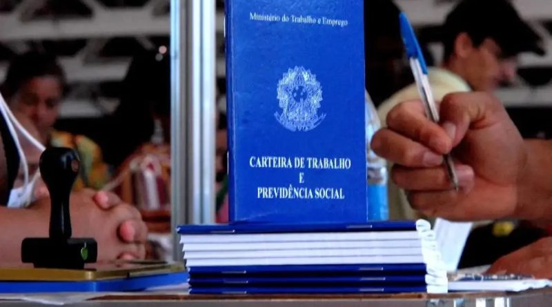 Governo do estado&nbsp;divulga, esta semana, mais de 3 mil vagas de emprego formal, estágio e jovem aprendiz