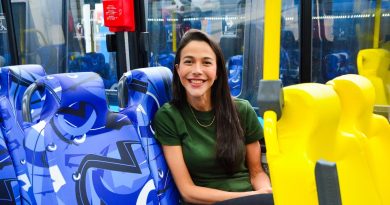 Prefeita Mariana Canella entrega oito ônibus para reforçar a frota do Programa Tarifa Zero&nbsp;