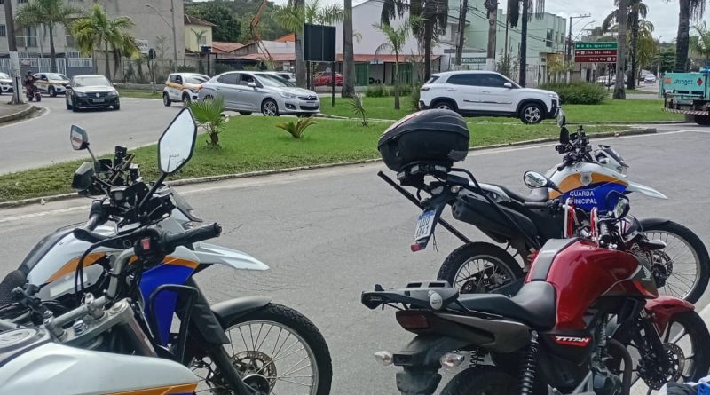 Guarda Municipal de Volta Redonda flagra adolescente não habilitado em moto usada para ‘dar grau’ e apreende veículo clonado