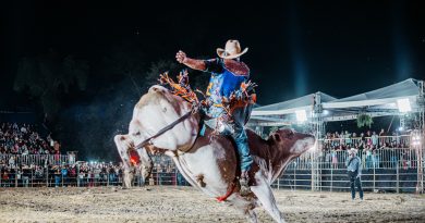Gustavo Mioto anima público no sexto dia de programação da Expo Rural de Maricá