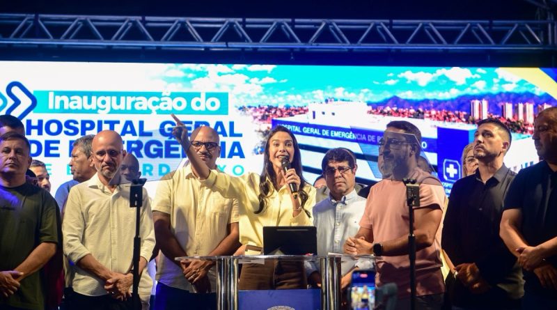 Prefeita Mariana Canella inaugura novo e moderno Hospital Municipal&nbsp;Geral de Emergência em noite histórica em Belford Roxo