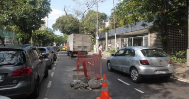 Buraco em importante via causa transtornos no trânsito de Botafogo
