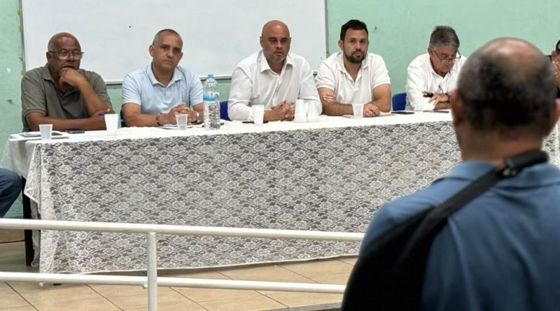 Prefeito Jonas Dico e secretários participam de reunião com o COMANTRI para ouvir demandas das comunidades