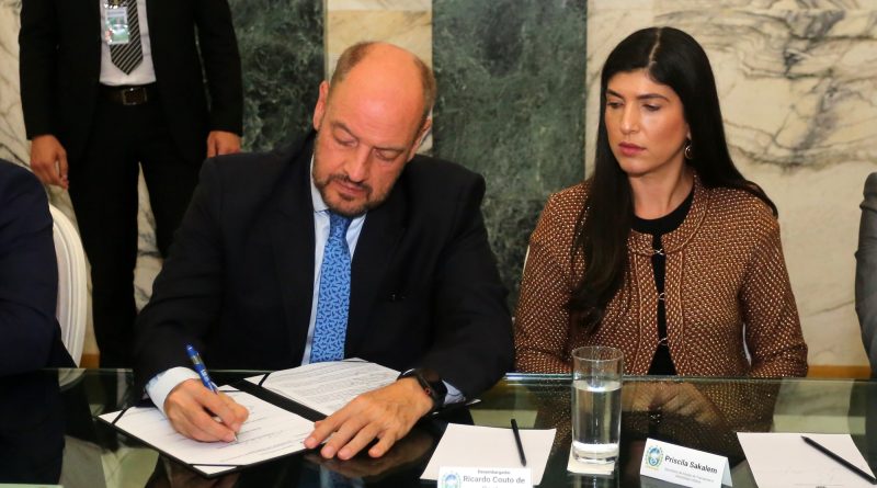 Governo do Estado, BNDES e COPPE/UFRJ firmam parceria para estudos de expansão e integração do metrô