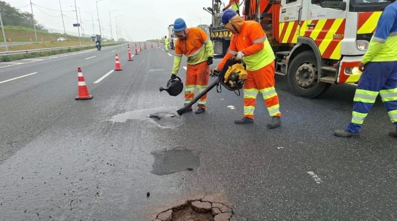 RioSP realiza serviços de recuperação do pavimento na Via Dutra após período de chuvas na região
