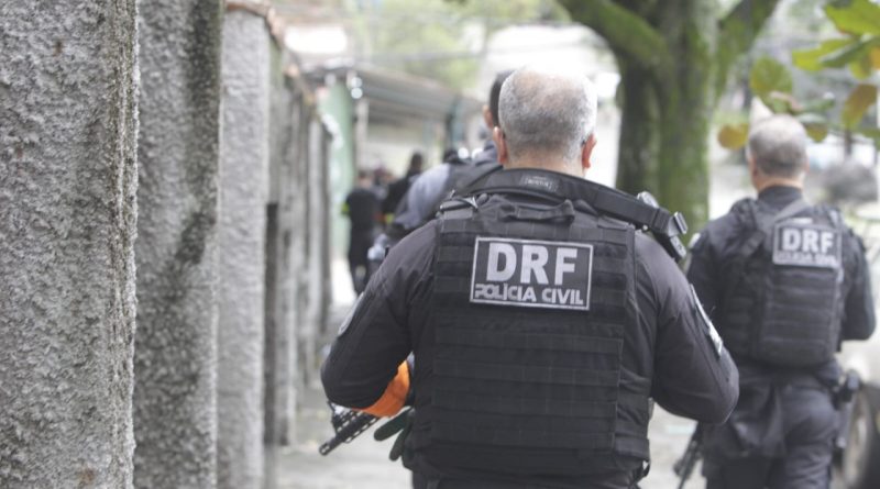 Moradores do Morro São João vivem momentos de tensão com tiroteios