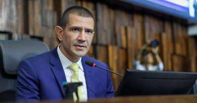 Governador eleito, Douglas Ruas defende diálogo em discurso na Alerj