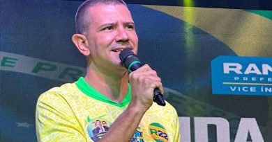 Douglas Ruas surpreende e vence Eduardo Paes com 49,27% dos votos. Eduardo Paes obteve 42,76%